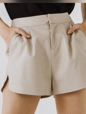 7. NWT Grey Lab Faux Leatgwr Shorts Size Large